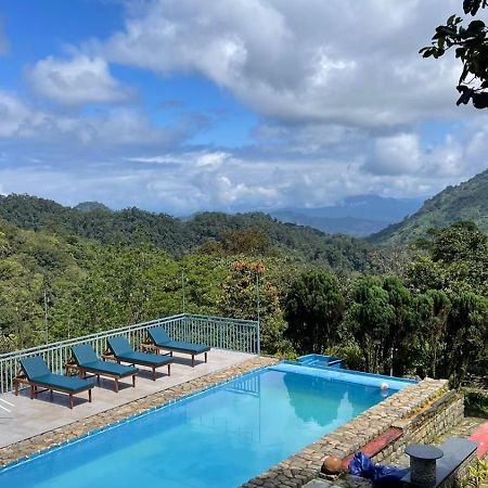 Отель Exotica Holidays Viripara Экстерьер фото