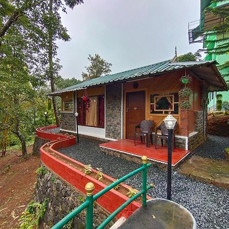 Отель Exotica Holidays Viripara Экстерьер фото