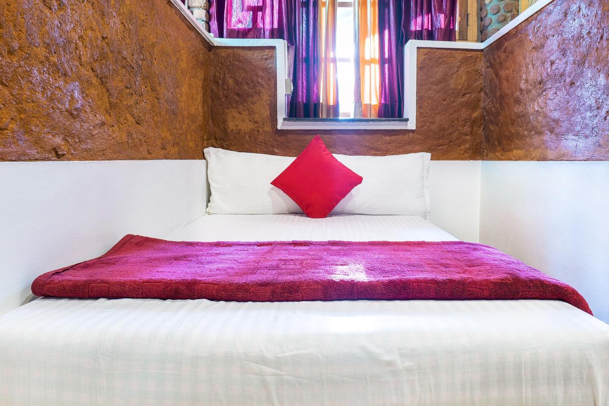 Отель Exotica Holidays Viripara Экстерьер фото