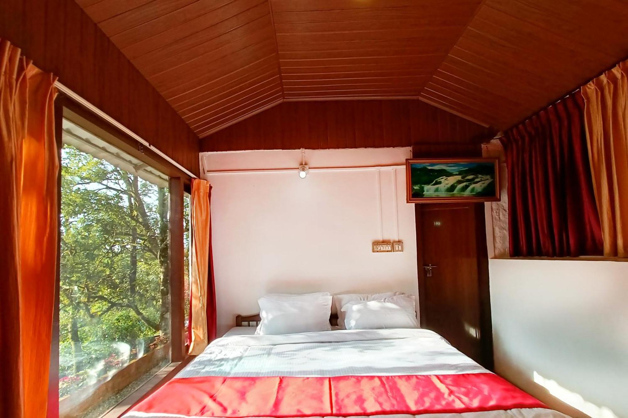 Отель Exotica Holidays Viripara Экстерьер фото
