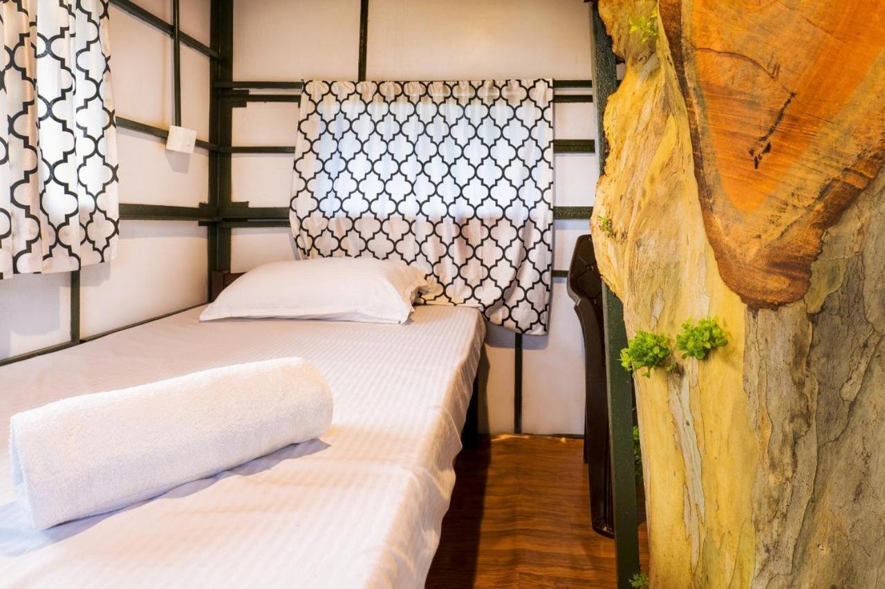 Отель Exotica Holidays Viripara Экстерьер фото